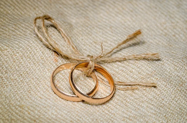 Two gold wedding rings — Stock Photo, Image