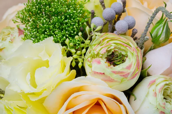Bouquet nupcial de flores — Fotografia de Stock