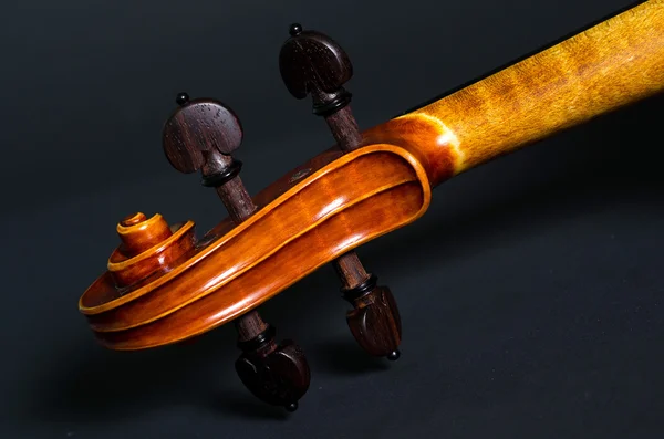 Cabeça de violino de madeira — Fotografia de Stock