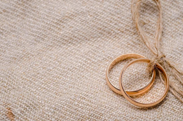 Two gold wedding rings — Stock Photo, Image
