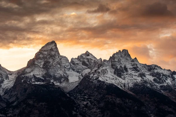 Słońce Zachodzi Nad Górami Parku Narodowym Grand Teton — Zdjęcie stockowe