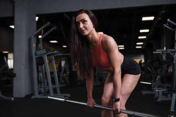 Hermosa Deportista Atlética Calentándose Gimnasio Levantando Barra — Foto de Stock