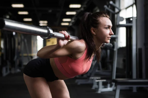 Žena Sportovec Dělá Dobré Ráno Cvičení Funkční Tréninkové Tělocvičně — Stock fotografie