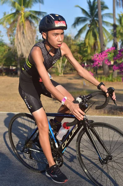 Ciclistas Amadores Pista Lisa Estão Competindo Show Bangsaphan Trilon Março — Fotografia de Stock