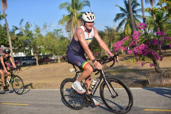 Les Cyclistes Amateurs Piste Lisse Sont Compétition Dans Spectacle Bangsaphan — Photo