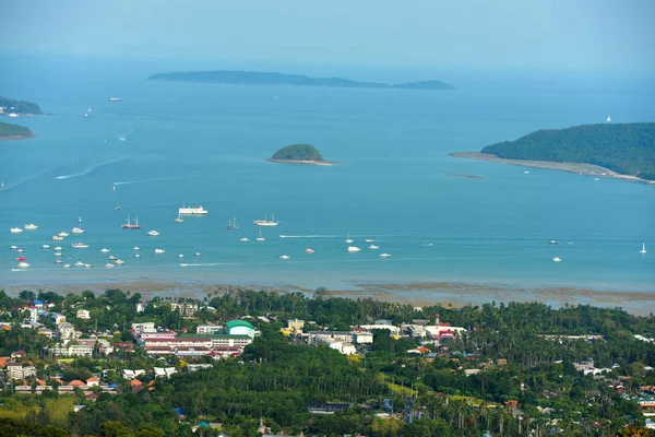 Vista Della Città Resort Nella Baia Mare Con Yacht — Foto Stock