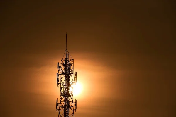 Телекоммуникационная Башня Антенны Высокого Полюса Передачи Сигнала Беспроводной Телефон Антенна — стоковое фото