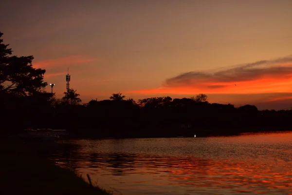 Hermoso Atardecer Sobre Lago Tailandia — Foto de Stock