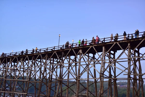 Puente Madera Alto Sobre Río — Foto de Stock