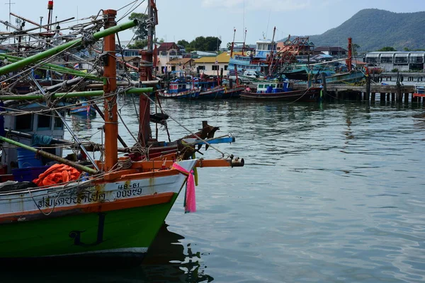 Hafen Mit Booten Asiatischer Stadt — Stockfoto