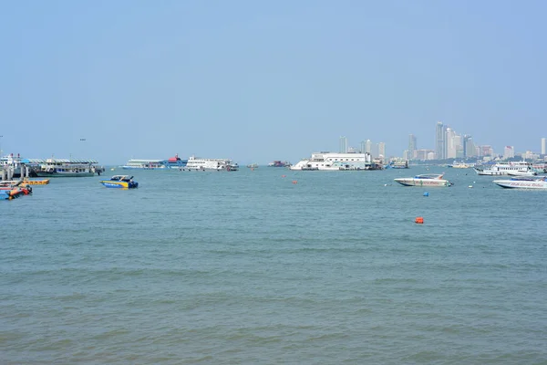 Mořský Záliv Mnoha Čluny Městě Pattaya Thajsko — Stock fotografie
