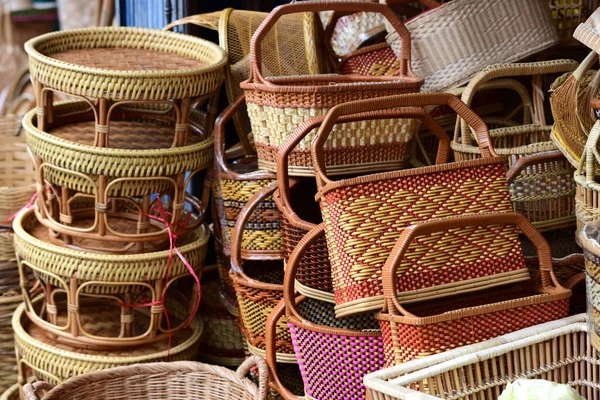 Ψάθινη Αγορά Rattan Basket Rattan Μπαμπού Χειροποίητα Από Φυσικό Ψάθινο — Φωτογραφία Αρχείου