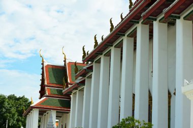 Tayland 'daki Thai tapınağı ve Buda heykeli