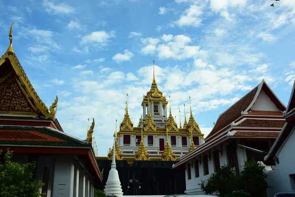 泰国的泰庙宇和佛像 — 图库照片