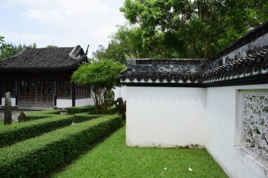 Bahar Balosu Bahçesi. Renkli çiçeklerden oluşan güzel bir bahçe. Bahçe düzenlemeleri. Park et. Güzel Bahçe