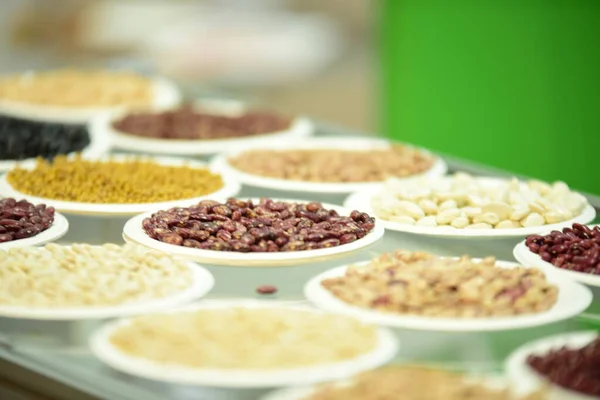 Verscheidenheid Van Specerijen Een Markt — Stockfoto