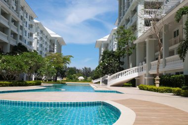 Yüzme havuzlu modern villa 