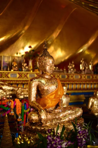 Wat Pho Banghran Thailand中的Buddha雕像 — 图库照片