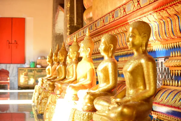 Statue Bouddha Doré Dans Temple Bouddhiste Thailand — Photo