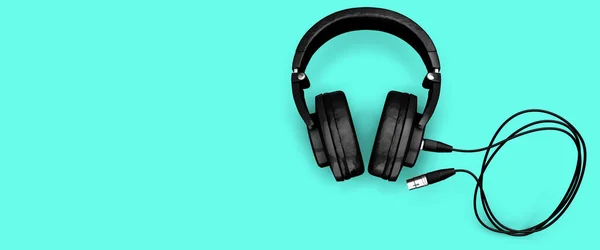 Modern Headphones Pale Turquoise Background Long Cable Render — Foto de Stock