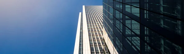 Сучасна Архітектура Будівель Міста Скляними Фронтами Ясний День Лондоні Англія — стокове фото