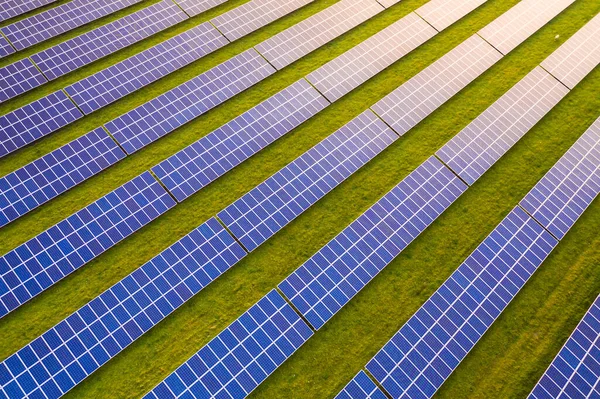 Aerial View Looking Commercial Solar Panels Sunrise English Countryside — ストック写真