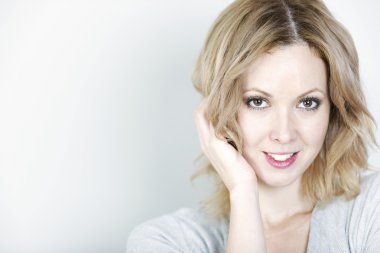 Genç bir kadının portresi