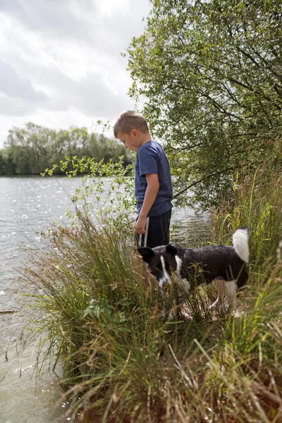 Bot con il suo cane — Foto Stock