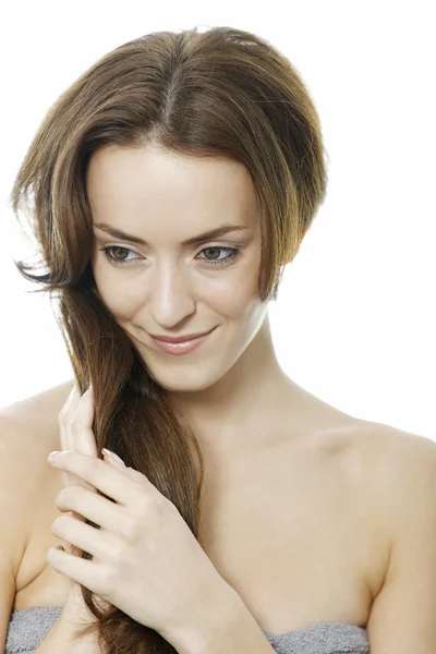 Mujer con cabello castaño largo — Foto de Stock