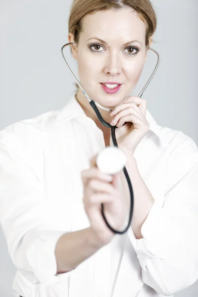 Young female doctor — Stock Photo, Image