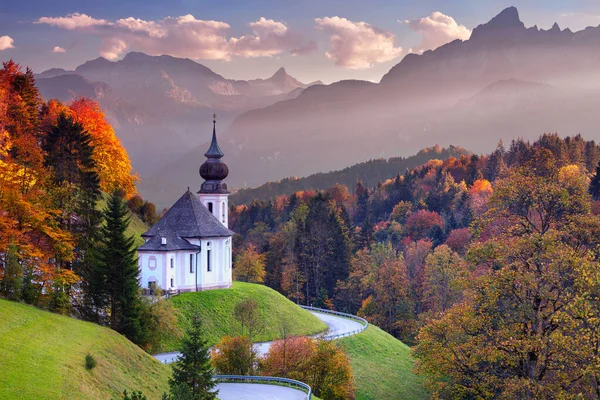 Beierse Alpen Landschapsbeeld Van Beierse Alpen Met Maria Gern Kerk — Stockfoto