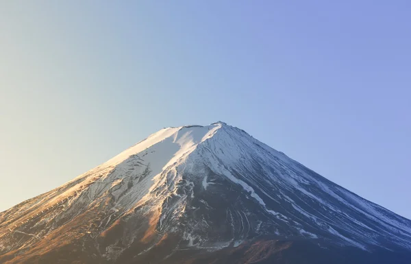MT fuji närbild på dagsljus blå himmel — Stockfoto