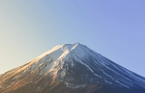 MT fuji primer plano en el cielo azul luz del día — Foto de Stock