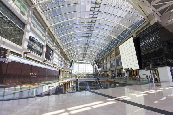 Shopping mall center en Modern gebouw in Singapore — Stockfoto