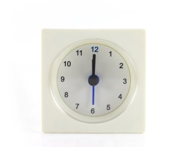 Saat 12 beyaz arka plan izole saat