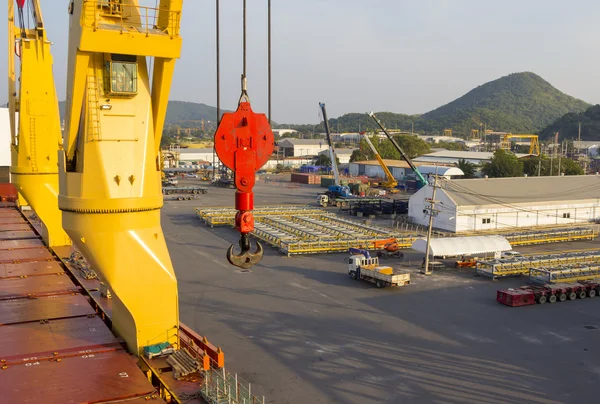 Cargo ship loading with port — Stock Photo, Image