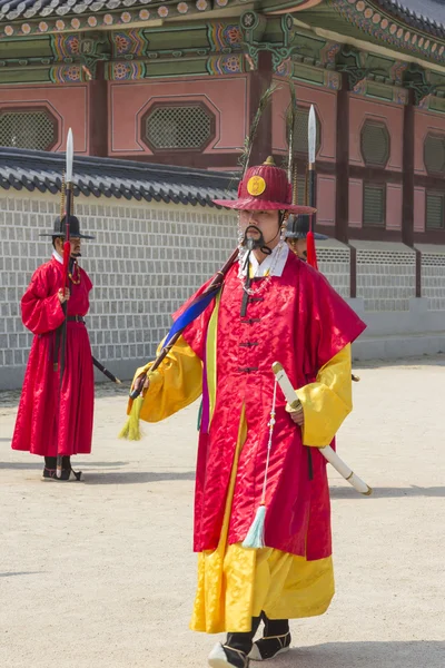 Kore asker kostüm vintage pratik Gyeongbokgung pal çevresinde