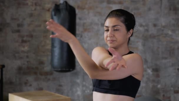 Young Indian Sport Woman Doing Stretch Exercise Dark Background Fit — Video