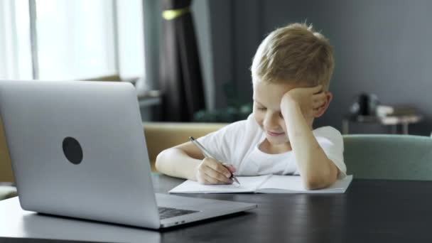 Portrait Adorable Kid Sitting Alone Doing Homework Happy Face Cute — Stock videók