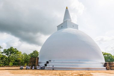 Budhist stupa Ruwanweliseya in Anuradhapura, Sri Lanka. White stupa with golden top.