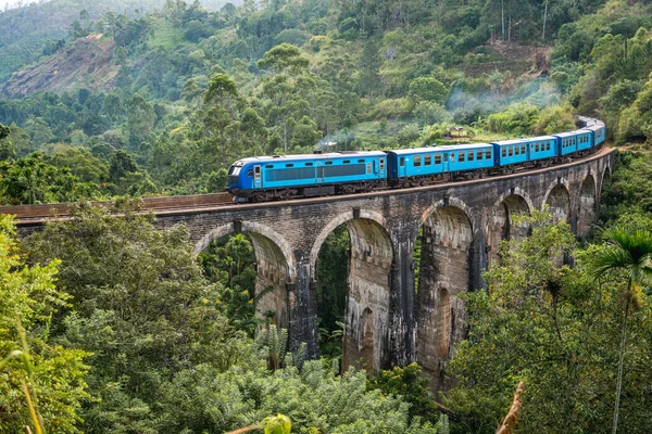 Vlak Mostě Devět Oblouků Ella Srí Lanka Stock Snímky