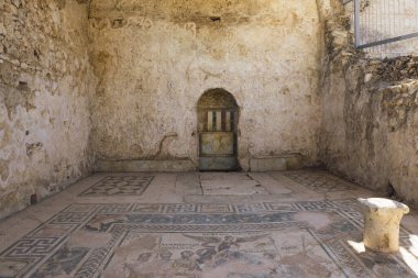 Türkiye 'nin Antalya kenti yakınlarındaki antik Yunan kenti Perge' de mozaikler. Perge, Türkiye 'nin güney Akdeniz kıyısında antik bir Yunan kentidir.
