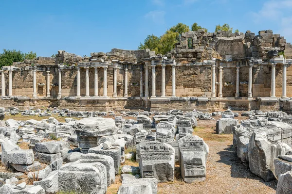 Peru Side Antiga Fonte Romana Nymphaeum Ruínas Situadas Cidade Turca — Fotografia de Stock