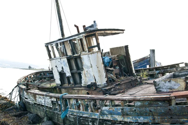 Derelict fishing trawler — Stock Photo, Image
