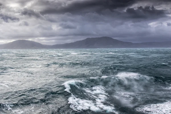 Cook düz fırtınalı denizde — Stok fotoğraf