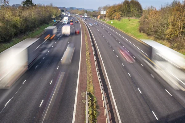 高速公路交通的运动模糊 免版税图库照片