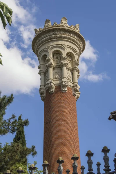 Vecchio Mattone Fumaiolo Industriale Sormontato Una Pietra Liberty — Foto Stock