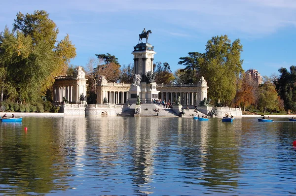 Retiro park su birikintisi
