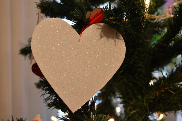 Corazón blanco de Navidad — Foto de Stock