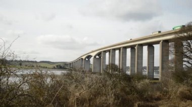 Orwell Nehri üzerinde köprü